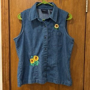 90s denim sleeveless button up with sunflower embroidery, large